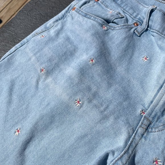 GAP Embroidered Girlfriend Jeans - Picture 5 of 5